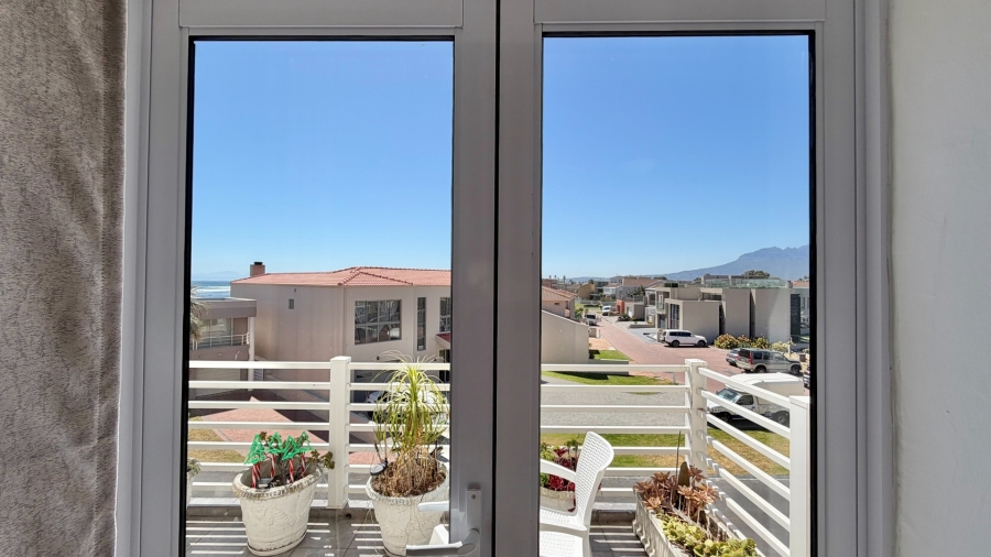 3 Bedroom Property for Sale in Harbour Island Western Cape